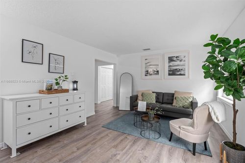 4255-4255 Wee St, Mount Dora, FL, 32757-3300 | Card Image