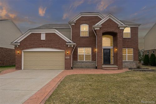 49184 Gracechurch Rd, Macomb, MI, 48044-1528 | Card Image