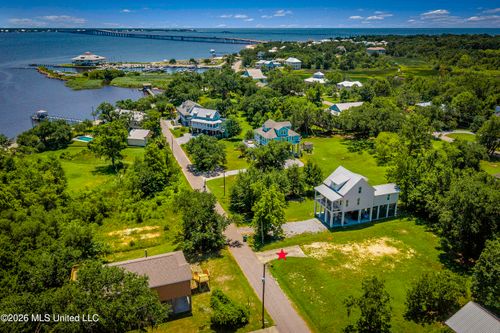 112 Leopold St, Bay Saint Louis, MS, 39520-3724 | Card Image