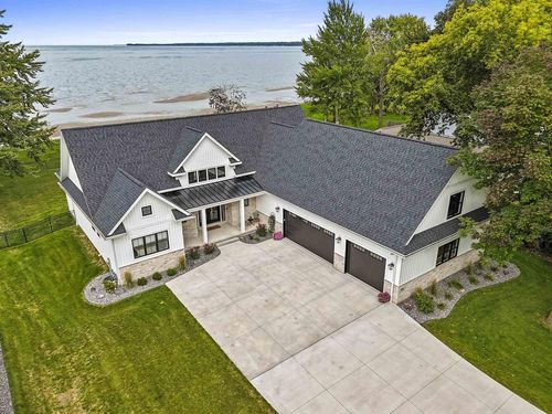 1751 East Shore Circle, GREEN BAY, WI, 54302 | Card Image