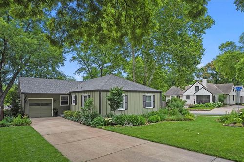 7247 Belinder Ave, Prairie Village, KS, 66208-3303 | Card Image