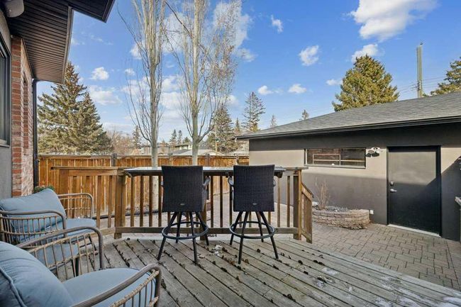 1721 44 Avenue Sw, Home with 4 bedrooms, 3 bathrooms and 2 parking in Calgary AB | Image 31