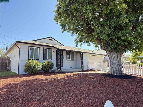 5832 San Ardo Way, North Highlands, CA, 95660-4835 | Card Image