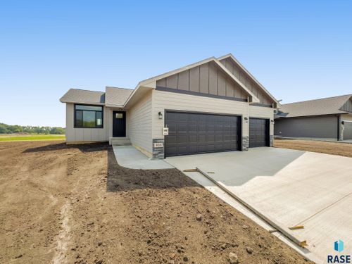 916 Juniper St, Lennox, SD, 57039 | Card Image