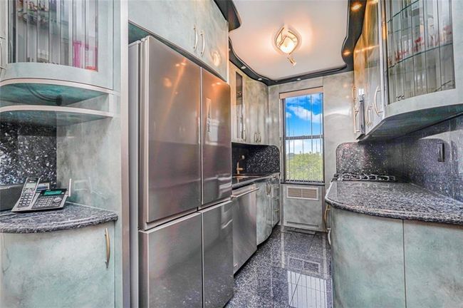 APT-6P - 2685 E 7 Th St, Home with 2 bedrooms, 1 bathrooms and null parking in Brooklyn NY | Image 8