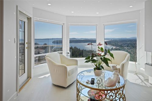 3359 Edgewood Dr, Nanaimo, BC, V9T5V2 | Card Image