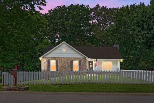 810 Burton Trl, Adams, TN, 37010-8936 | Card Image