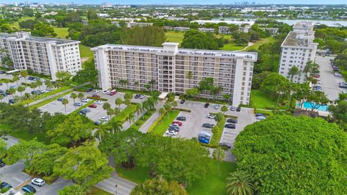 501-3200 N Palm Aire Dr, Pompano Beach, FL, 33069-5213 | Card Image