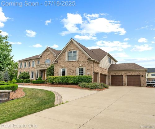 50437 Tamarack Trl, Northville, MI, 48168-5002 | Card Image