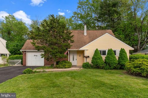 20 Hollow Rd, LEVITTOWN, PA, 19056-1121 | Card Image