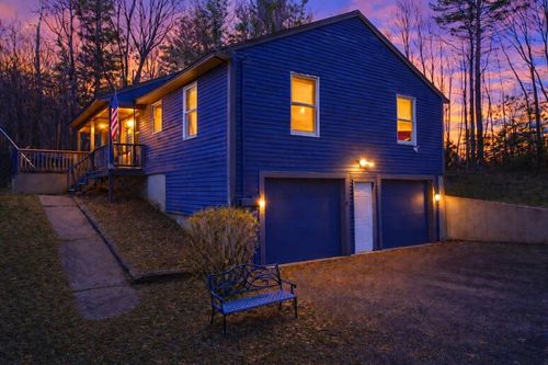 30 Cross St, Douglas, MA, 01516-2174 | Card Image