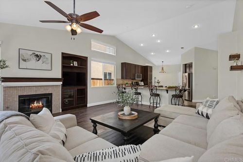 3327 Avocado Vista Ln, Fallbrook, CA, 92028-7842 | Card Image