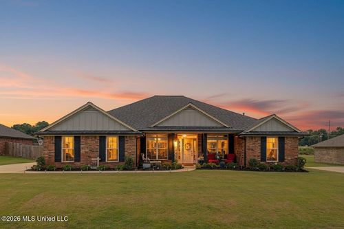 5933 Grove Ln, Horn Lake, MS, 38637-8136 | Card Image
