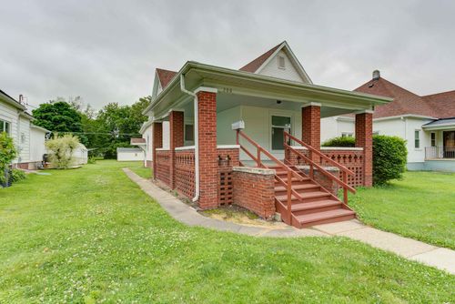 206 N Pine St, Villa Grove, IL, 61956-1426 | Card Image