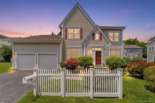 151 Classic Ct, White Plains, NY, 10603-1526 | Card Image