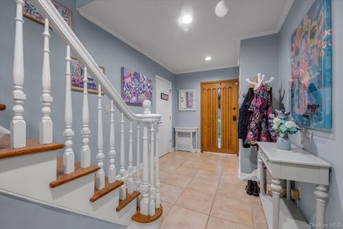 1339 Boxwood Dr E, Hewlett, NY, 11557-2204 | Card Image