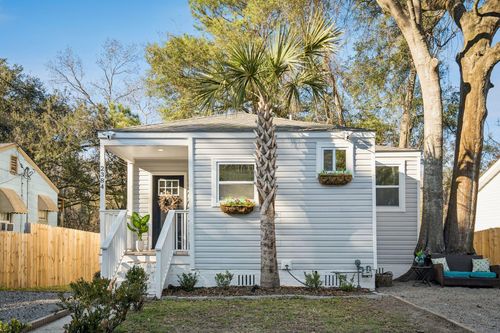 2384 Cambridge Ave, North Charleston, SC, 29405-7698 | Card Image