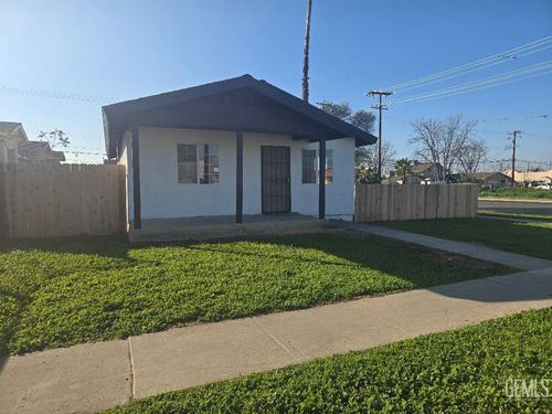 529 Main St, Delano, CA, 93215-3531 | Card Image