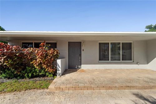 8521 Nw 28th Pl, Sunrise, FL, 33322-2323 | Card Image