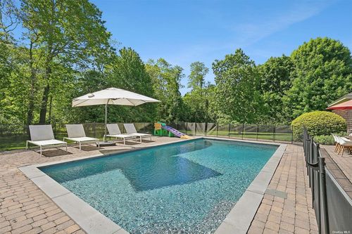 394 Mill Rd, Westhampton, NY, 11977-1209 | Card Image
