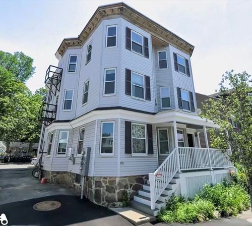 2r-333 Cabot St, Beverly, MA, 01915-3373 | Card Image