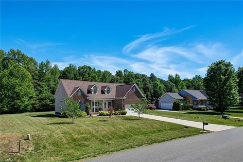 251 River Run Dr, Reidsville, NC, 27320-9036 | Card Image