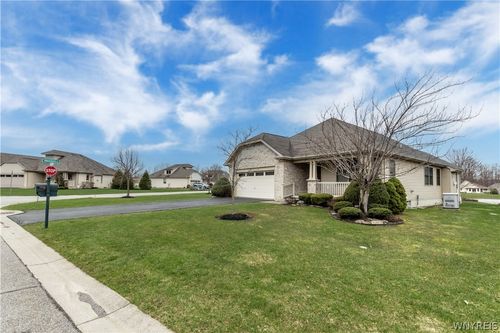 2 Lakeside Cir, Elma, NY, 14059-9289 | Card Image