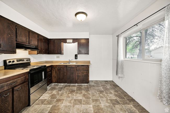 Basement Kitchen | Image 20