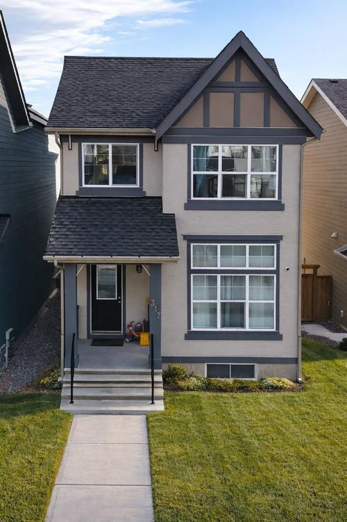 {{alt}} | Card Image