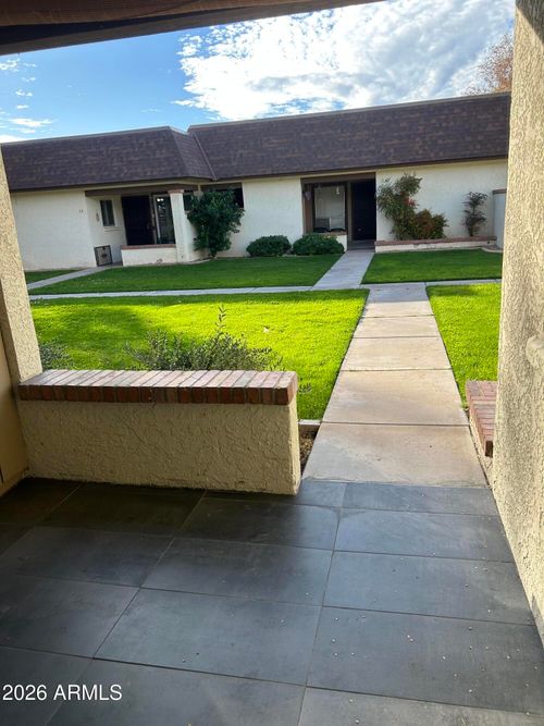 74-8131 N 107th Ave, Peoria, AZ, 85345-7582 | Card Image