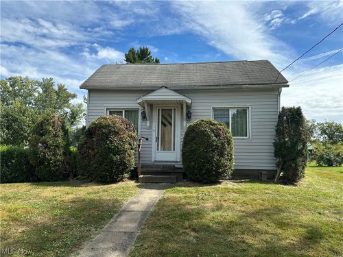 114 N Main St, New Athens, OH, 43981-3307 | Card Image