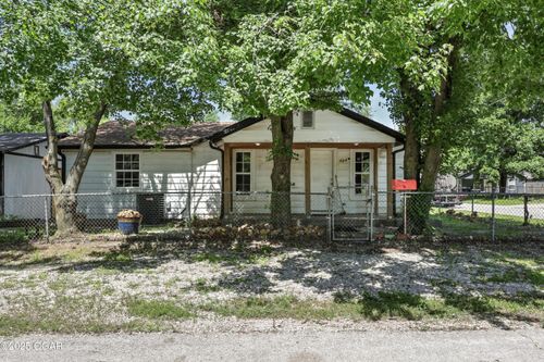 624 N Devon St, Webb City, MO, 64870-1521 | Card Image