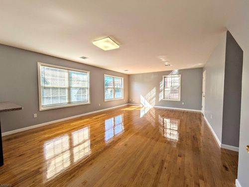 2-150 Orange St, Bloomfield, NJ, 07003-4704 | Card Image