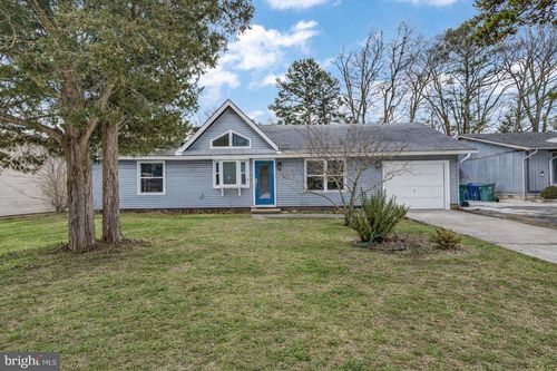 136 Country Club Blvd, LITTLE EGG HARBOR TWP, NJ, 08087-1828 | Card Image