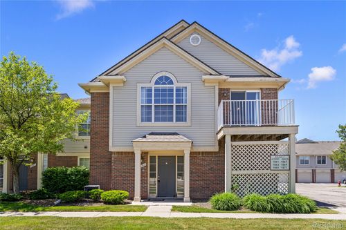 1861 Flagstone Cir, Rochester, MI, 48307-6095 | Card Image