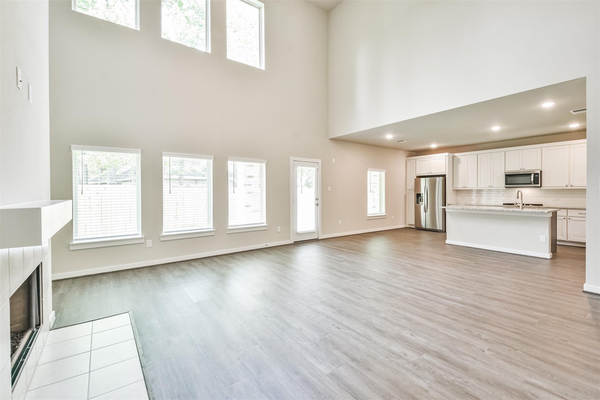 Residential Lease in Spring 5