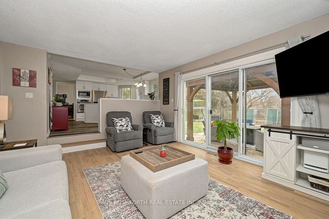 145 Thare Cres, House other with 4 bedrooms, 3 bathrooms and 4 parking in Nepean ON | Image 5