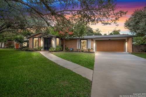 204 Carolwood Dr, Castle Hills, TX, 78213-1903 | Card Image