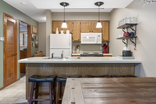 8-437 Notch Ln, Branson West, MO, 65737-8603 | Card Image