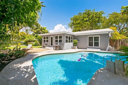 608 Nw 25th St, Wilton Manors, FL, 33311-3037 | Card Image