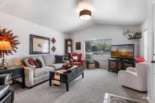 2515 Whispering Pine Dr, Twin Falls, ID, 83301-8920 | Card Image