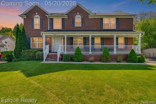 8239 Loon Ln, Grand Blanc, MI, 48439-7235 | Card Image