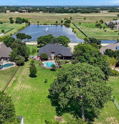 327 Lakeside Dr, Shady Shores, TX, 76208-5744 | Card Image
