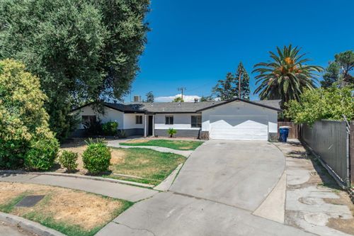 3038 W Swift Ave, Fresno, CA, 93722-4224 | Card Image