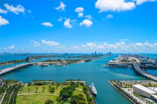 4202-900 Biscayne Blvd, Miami, FL, 33132-1561 | Card Image