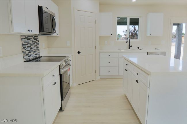 220 N David St, House other with 2 bedrooms, 2 bathrooms and null parking in Pahrump NV | Image 7