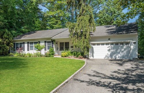 60 Fir Dr, Roslyn, NY, 11576-2406 | Card Image