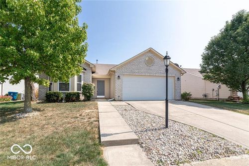 11817 Shady Meadow Pl, Fishers, IN, 46037-4106 | Card Image