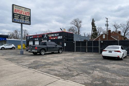 10520 W 7 Mile Rd, Detroit, MI, 48221-1967 | Card Image