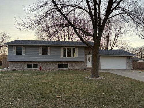 902 5th Ave Se, Pipestone, MN, 56164-1716 | Card Image